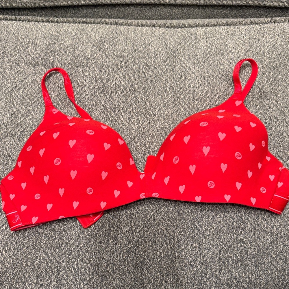 PINK Victoria's Secret Red Heart Print Bra Lightly Lined